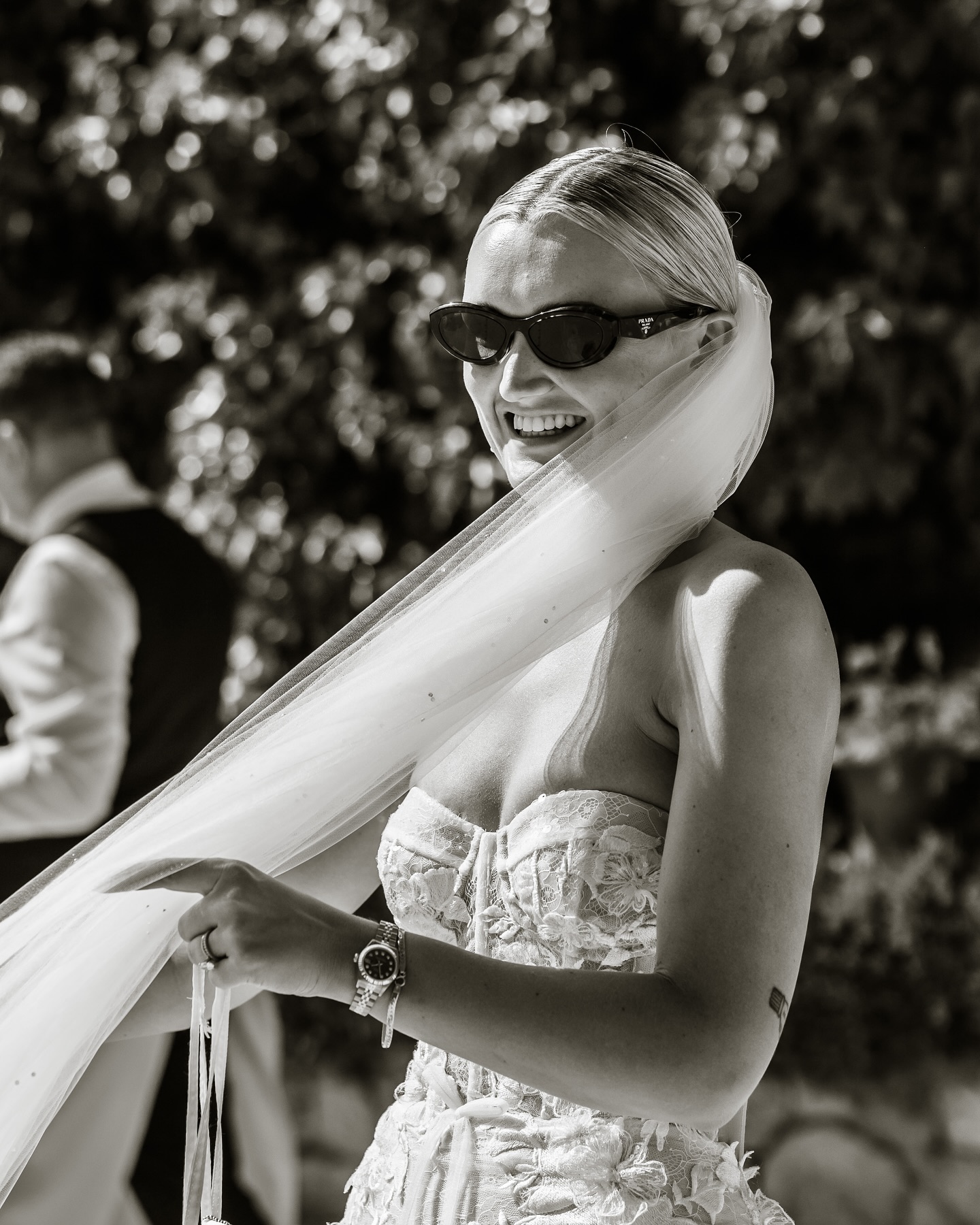 Shannen, una novia con mucho estilo ✨
Foto: @priscalagunaphotographer
Vídeo: @quatrelemens
Finca, catering y deco: @fincasontermes
Dj: @tiadjs_liandolaparda
Vestido: @bertabridal
Gafas: @prada
Reloj: @rolex
? www.priscalagunaphotographer.com
#WeddingPhotographerMallorca #WeddingDay #MallorcaPhotographer #PriscaLagunaPhotographer #MajorcaPhotographer #FotografoBodaMallorca #SonTermes #MallorcaWeddingDestination