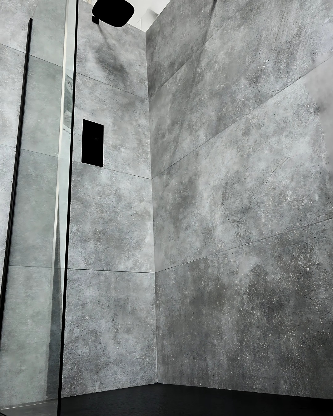 Minimal. Urban. Seamless.
This walk-in shower features our Manhattan Concrete Smoke Matt R9, a bold yet understated choice that brings industrial elegance to contemporary bathrooms.
Large-format, soft-textured, and grout-minimal for a clean, continuous finish ?
#ConcreteTiles #BathroomDesign #IndustrialStyle #ArchiTile #ManhattanConcrete #ShowerGoals #MattFinish #ModernBathrooms #TileInspo #InteriorDesignUK #DesignDetails #WalkInShower