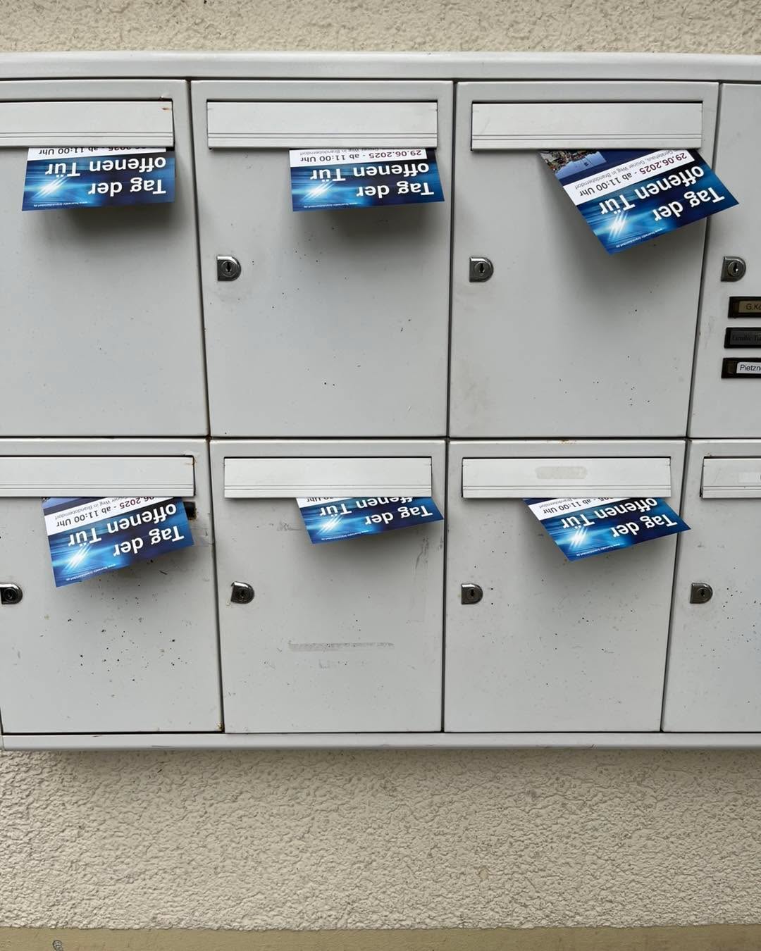 +++ TAG DER OFFENEN TÜR +++
Jeder Haushalt (also fast jeder, uns sind die Flyer ausgegangen) hat eine Einladung zu unserem Tag der offenen Tür am Sonntag ab 11.00 Uhr bekommen.
Natürlich sind auch Besucher aus allen anderen Ortsteilen und darüber hinaus gern gesehen.
Bis Sonntag!
#Waldsolms112 #WirfürWaldsolms #freiwilligefeuerwehr #gemeinsamstark