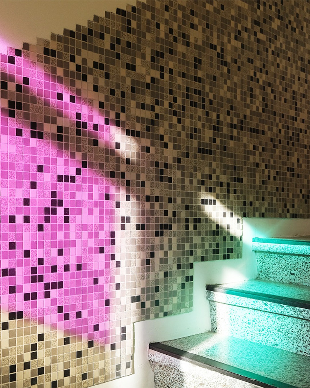 We love a good lighting.
Und dieses hier gibt’s gratis zu unseren Zimmern dazu.