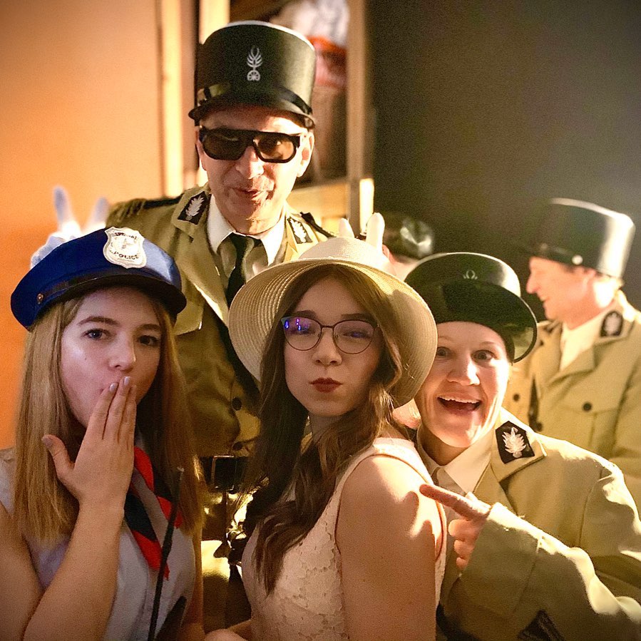 ?? :: ATTENTION :: ?? Für Freitag, den 14.02. - „Valentins Spezial - être amoureux“ und für Samstag, den 15.02. -„Auskehrball - finie la plaisanterie“ sind heute noch jeweils 5 Karten wegen Krankheit zurückgegeben worden!
Bitte bei Interesse im Reisebüro Herrnhut (Mo.-Do. 10 - 18 Uhr / Fr. 10-16 Uhr) melden. Telefon: 035873 40789
KUMMT OAK HAR
#gkc #grohedo #faschinggrohedo #karneval #konfetti #sachsenfasching #fasching #herrnhut #hutbergregion #oberlausitz #zittau #unbezahlbarland #landkreisgörlitz #wohinamwochenende #sommersonnesttropez #partypeopleost