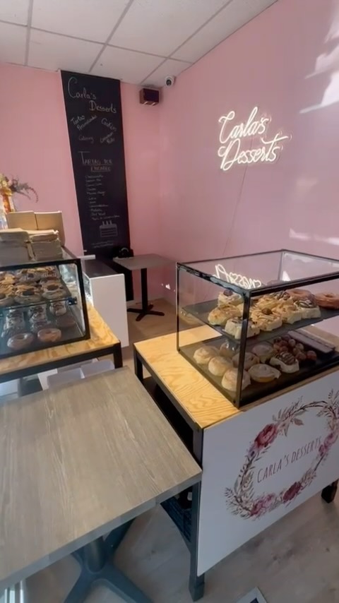 Os presentamos nuestro pequeño rincón ?
? Avenida del Mar 9, Gava Mar (Ubicado en la cafetería Xarcfood)
#pasteleria #local #emprendimiento #pasteleriabarcelona #restaurantesbarcelona #nutella #cookie #cinnamonrolls #tarta #pastel #gava #barcelona #baixllobregat