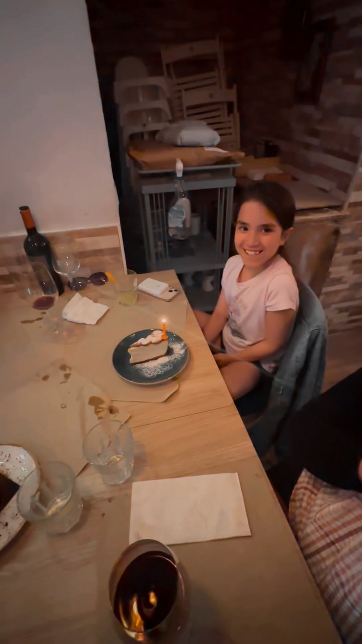 Qué es lo que nos hace ser feliz?
Tener clientes felices, y cuando es la sonrisa de un niño nos rellenamos de amor ❤️ y de alegría ?
——
#felizcumpleaños #happybirthday #amor #love #amoresamor #restaurant #italy #poblenou #barcelona #clientesfelices #amorincondicional