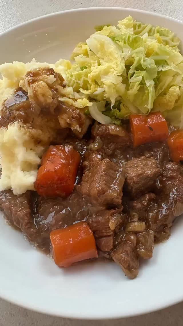 Now that Autumn has well and truly arrived, it was time for a beef and Guinness stew, slowly cooked for 4 hours until the meat fell apart. Recipe on my website.
@guinnessgb
#autumnfood #stews #comfortfoods #comfortfood #beef #beefstew #guinness #guinnessrecipes #beefandguinnessstew #foodblogger #food #foodies #slowcook #bristolfood #bristolfoodbloggers #bristolfoodie
