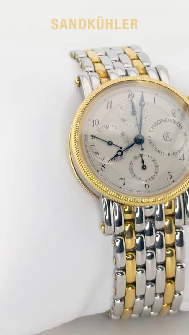 Ein Meisterwerk in Bewegung โจ
Lass dich von der Chronoswiss Kairos Chronometer Chronograph CH7522C verzaubern โ hier dreht sie sich voller Eleganz und zeigt in jedem Winkel, wofรผr Luxus steht.
? Technik trifft Kunst:
Mit ihrem Manufaktur-Automatikwerk C754, 19 Lagersteinen und ca. 42 Stunden Gangreserve steht sie fรผr Prรคzision โ inklusive Sekundenstopp zur exakten Einstellung.
Das Gehรคuse aus Edelstahl (38 mm) mit geriffelter 18k Gold-Lรผnette, Saphirglas und durchsichtiger Rรผckseite offenbart ihre technische Schรถnheit.
Das silberne Zifferblatt mit arabischen Zahlen und geblรคuten Zeigern wirkt aristokratisch und edel zugleich.
Das Armband? Edelstahl mit 18k-Gold-Schrauben und hochwertiger Doppel-Faltschlieรe โ robust, stilvoll und luxuriรถs.
? Was du bei Juwelier Sandkรผhler bekommst:
โ Professionell aufbereitete Uhren aus zweiter Hand mit Originalbox & Zertifikat
- keine Wartelisten. Uhren kรถnnen direkt mitgenommen werden
- faire Preise
โ Jede Uhr wird vom Uhrmachermeister geprรผft โ und du bekommst 1 Jahr Hausgarantie
โ Du kannst sie in jeder Filiale vor Ort begutachten oder direkt zu dir nach Hause bestellen โ wir bringen dir das Luxusgefรผhl nach Hause
โ Wir stehen mit Namen & Reputation fรผr Qualitรคt, Service & Individualitรคt
โณ Schnell sein lohnt sich:
Dieses Einzelstรผck ist sofort verfรผgbar (Lieferzeit 2โ5 Tage) ๏ฟผ โ ob es nochmal hereinkommt, kรถnnen wir nicht garantieren. Wenn du schon lรคnger von einer Statement-Uhr trรคumst โ jetzt ist der Moment.
? So gehtโs:
1. Folge angehรคngten Link zu unserer Website und tippe auf โIn den Warenkorbโ. Verschiedenste Zahlungsmethoden stehen dir zur Verfรผgung.
2. Schreib uns eine DM โ wir klรคren Details direkt mit dir.
3. Sicher dir deinen individuellen Wunschtermin fรผr eine Filial-Besichtigung in einer unserer Standorte: Stuttgart, Heilbronn, Ludwigsburg, Esslingen, Nรผrnberg, Ulm oder Reutlingen.
Trage nicht einfach nur Zeit โ trage Persรถnlichkeit. โจ
#Chronoswiss #Kairos #Chronograph #Chronometer #Luxusuhr #Einzelstรผck #JuwelierSandkรผhler #LuxusLifestyle #Uhrenliebe #Watchgram #Timepiece #VintageStyle #Handwerkskunst #StatementPiece #SchnellSeinLohntSich #InvestInTime