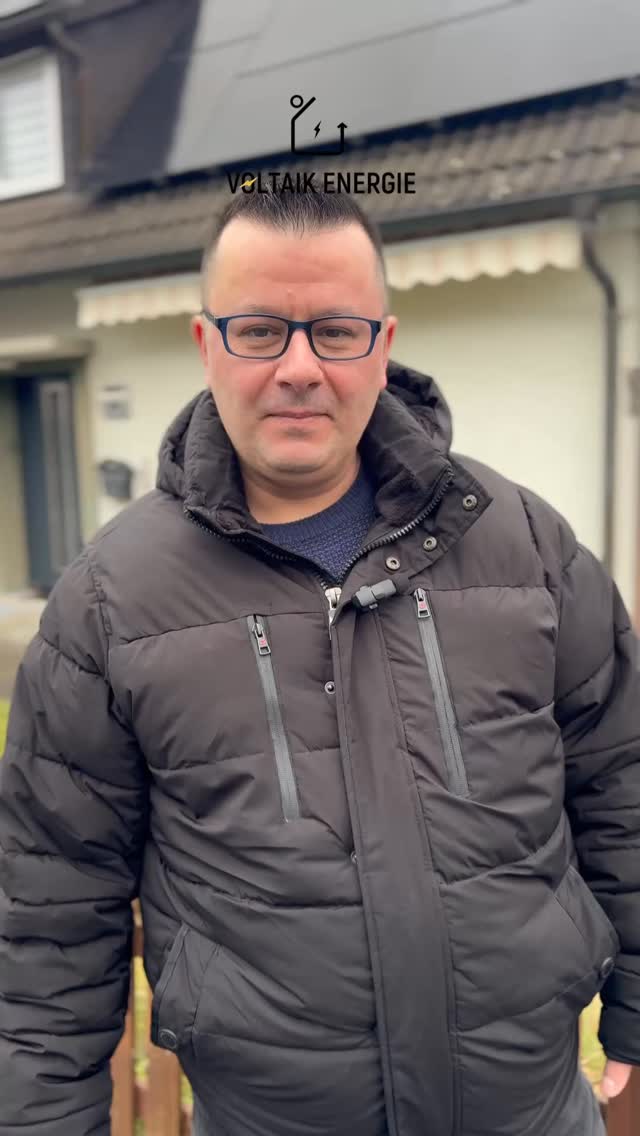 ☀️ Energie aus der Region – für die Region!
Für einen unserer Kunden haben wir eine Photovoltaikanlage mit 16,8 kWp auf Dach- und Gartenflächen realisiert. 🌞
🔋 In Kombination mit dem passenden Batteriespeicher und der integrierten Wärmepumpe entsteht ein ganzheitliches Energiesystem im Sinne der Sektorenkopplung.
🚗 Ein E-Auto ist bereits geplant – geladen mit eigenem Solarstrom.
Die Anlage läuft seit mehreren Monaten zuverlässig im Alltag und zeigt, wie durchdachte Planung und saubere Umsetzung langfristig überzeugen. 💚
Das Ergebnis:
✔️ Hohe Eigenversorgung
✔️ Spürbar geringere Energiekosten
✔️ Mehr Unabhängigkeit
👉 Sie möchten wissen, welches Potenzial auf Ihrem Dach oder Grundstück steckt?
👉 Dann melden Sie sich gerne bei uns – wir beraten Sie persönlich und unverbindlich.
Wir freuen uns auf Ihre Anfrage.
_____________________________
#werdohl #märkischerkreis #tommatech #photovoltaik #zufriedenheit