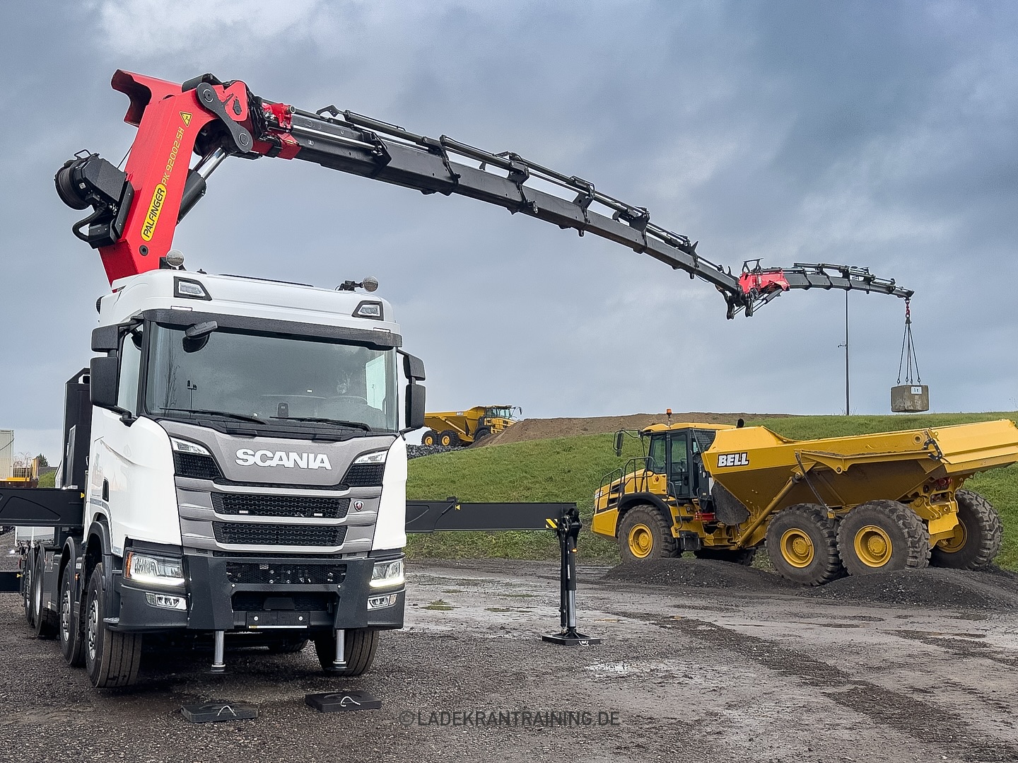 Back in Business!
Ready for 2️⃣0️⃣2️⃣5️⃣!
?©️ladekrantraining.de
#ladekran #ladekranuntermain #ladekrantraining #palfinger #palfingercrane #training #palfingerag #palfingercranes @palfingerag #vollgas #welcome2025