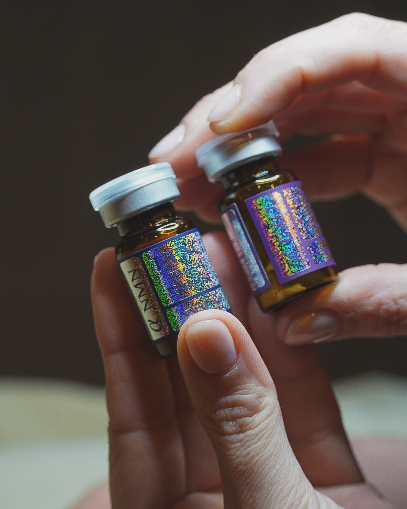 🌟 *¡Descubre los beneficios de los exosomas, la revolución en el cuidado de la piel!* 🌟Si buscas una solución avanzada para rejuvenecer tu piel y combatir los signos del envejecimiento, *los exosomas* son una opción que no puedes pasar por alto. Provenientes de Corea, este tratamiento innovador aprovecha la tecnología más avanzada en medicina estética para ofrecerte resultados visibles y duraderos.💧 *¿Por qué elegirlo?*
- *Rejuvenecimiento celular*: Los exosomas estimulan la regeneración de la piel, mejorando su textura, firmeza y luminosidad.
- *Recuperación rápida*: Su fórmula actúa profundamente, renovando la piel desde las capas más internas sin la necesidad de tiempos de recuperación largos.
- *Efectos visibles*: Ayuda a reducir arrugas, líneas finas y a mejorar la elasticidad de la piel, dejándola más suave, hidratada y revitalizada.
- *Tratamiento seguro*: Con una tecnología de exosomas de última generación, ofrece una alternativa no invasiva y eficaz para quienes buscan un cuidado avanzado de la piel.🌿 *Ideal para todo tipo de piel*: Ya sea para pieles maduras, secas o sensibles, los exosomas son perfectos para revitalizar y restaurar la piel, otorgándole un aspecto más joven y saludable.No esperes más para probar y darle a tu piel el tratamiento que se merece. ¡Recupera tu luminosidad y confianza con la magia de los exosomas coreanos! ✨