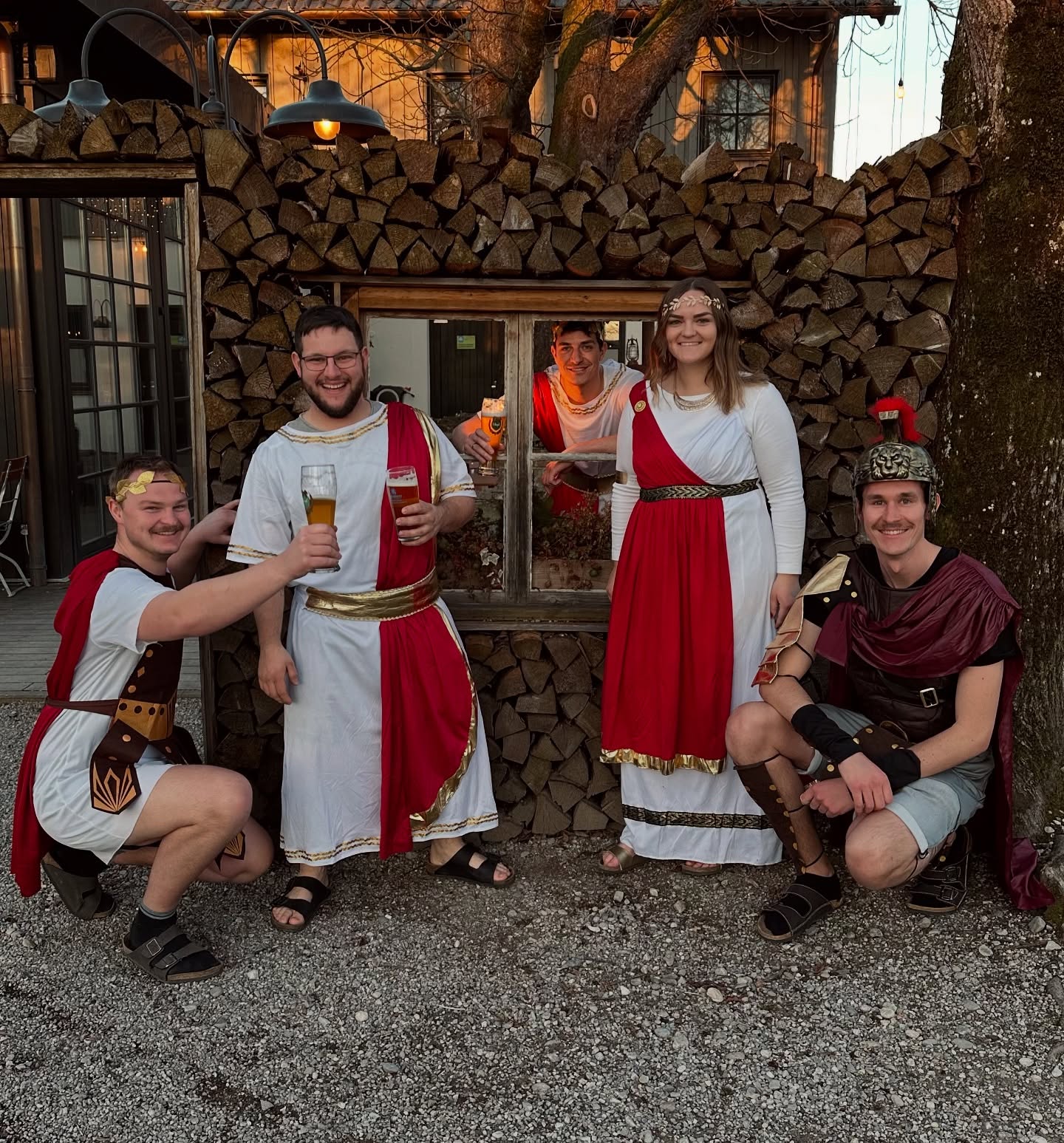 Helau, Alaaf und bis zum nächsten Jahr! Fasching 2025, du warst grandios! ?
.
#last5 #doriadsiwos #fasching #fasching2025 #römer #band #liveband #coverband