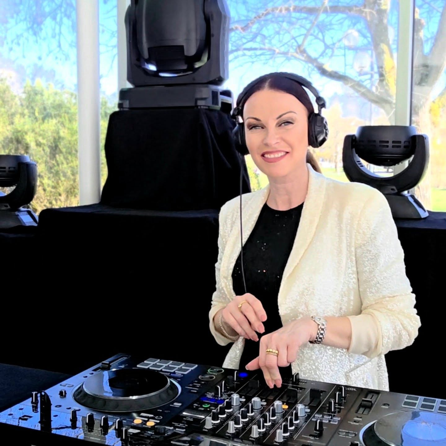 New week with wonderful Events ?
Thank you for this great Business Event ? we had so much fun ???
#corporateevents #djanealegracole #businessevents #firmenveranstaltung #djane #corporateevent #gettogether #djane #producer #theländ