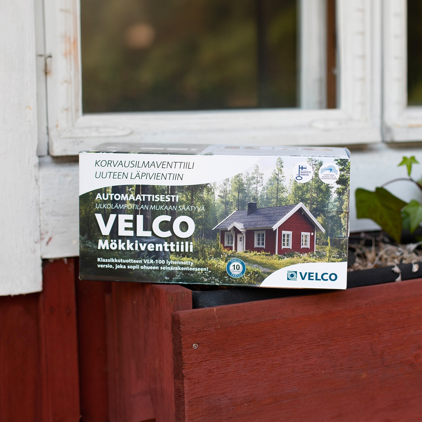 Aloitettiinko teillä mökkikausi tunkkaisissa merkeissä? Näin ei tarvitse olla. ⛔️
Monessa mökissä toimivan ilmanvaihdon ehdoton edellytys eli korvausilmaventtiilit puuttuvat. Asia on kuitenkin helppo korjata! Velco Mökkiventtiili on suunniteltu erityisesti mökkiolosuhteisiin. Termostaattiohjattu korvausilmaventtiili on huoleton valinta mökille, sillä se säätää ilman virtausta ulkolämpötilan mukaan. Venttiili ei tarvitse sähköä ja se toimii luotettavasti ympäri vuoden, eli myös silloin, kun mökki on tyhjillään!
#mökkiremppa #kesämökki #remontti #mökkeily #remppa #ilmanvaihto #korvausilma #korvausilmaventtiili #sisäilma