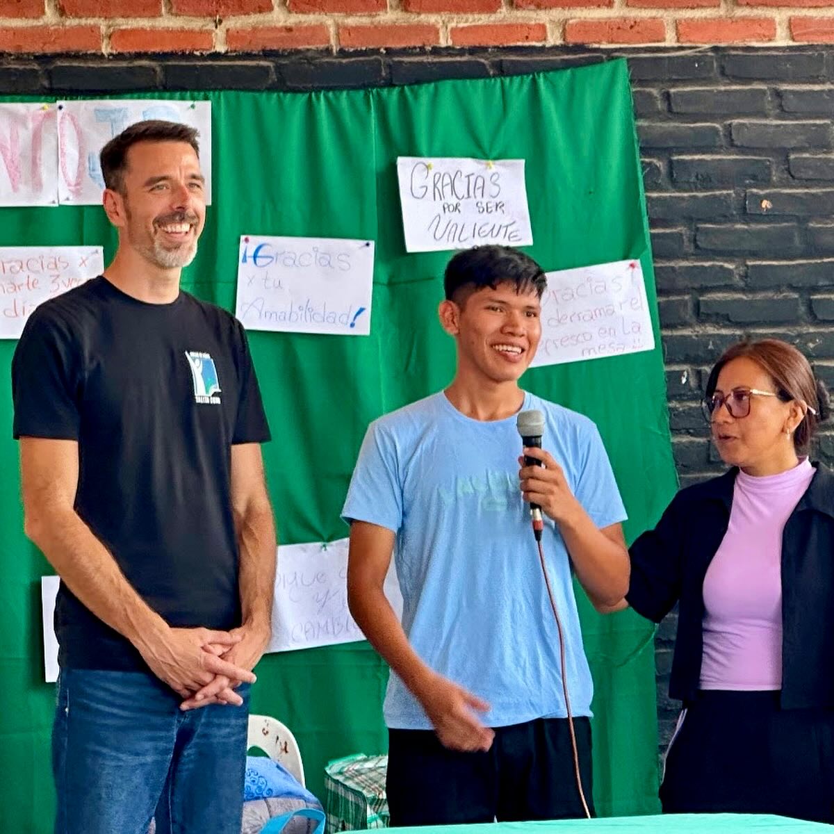 Nuevo proyecto!!! 👉🏻La casa de Rut y la casa de Pedro son dos casas de acogida en Bolivia donde las chicas y chicos que cumplen 18 años y tienen que dejar el Hogar infantil pueden alojarse y seguir estudiando hasta independizarse económicamente, normalmente son chicos sin recursos abandonados por sus familias desde pequeños. Allí viven con educadores que los apoyan y orientan para que la transición sea más fácil. Nos alegramos mucho de poder colaborar con el alquiler 6 meses de la Casa de Rut. Aquí os dejamos algunas fotos para que veáis el trabajo y la visión de este proyecto tan bonito 😍 GRACIAS 🎓👏🏻
#lacasadeRut #lacasadePedro #bolivia🇧🇴 #amorworld