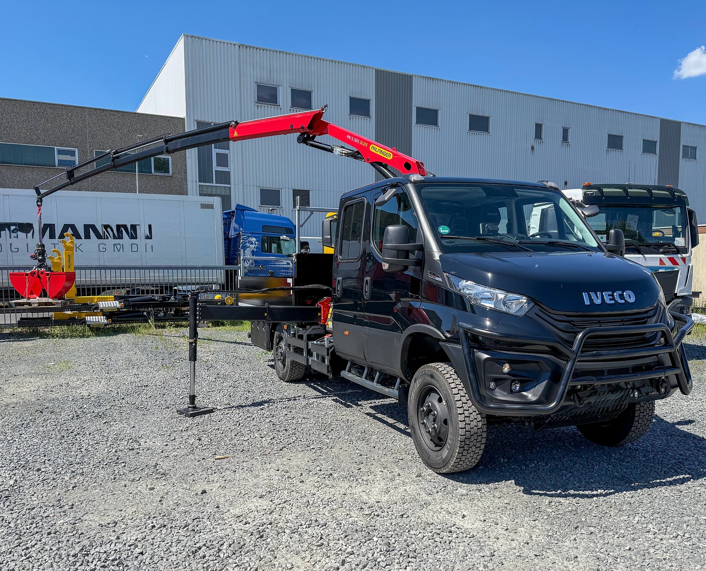??????????: ?? ?.??? ???? – ?????? ???????
Heute ging’s um das, worauf es ankommt:
Hubkraft und Reichweite nur im kleineren Maßstab.
PALFINGER PK 5.501 SLD auf Iveco Daily 4x4 Fahrgestell | 7t DOKA mit einer Zuladung von ca 2,5t. ???
Die Branchenerfahrung mit den unterschiedlichsten Ladekrangrößen trägt im wesentlichen Steigerung des Know How im Trainings Business bei! ?
Sauber eingewiesen, Technik verständlich gemacht!
Gute Fahrt!
#palfinger #palfingerladekran #palfingercranes #baitz #baitzfahrzeugbau #ivecodaily4x4 #ivecodaily #ivecotrucks
#fahrzeugbau #ladekrantraining #ladekranuntermain #kevinlugert @baitz_fahrzeugbau