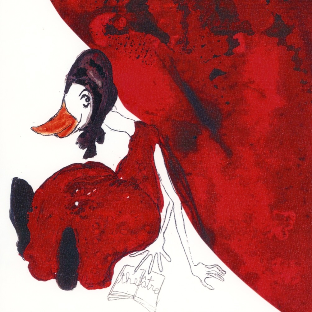 ?? Bestioles de théâtre ? petites merveilles d’aquarelle et grandes histoires de coulisses.
Dans l’univers de Pascale Bordet, les costumes prennent vie… parfois littéralement. Voici un roi grenouille drapé d’un lourd manteau de velours, Arthur Jugnot métamorphosé en petit lion espiègle, Jean-Marie Bigard croquant en crocodile, ou encore Annie Duperey, majestueuse poule royale. Chacun, sous les pinceaux légers de la costumière, devient créature de scène et d’aquarelle.
Dessins drolatiques et délicats, œuvres sublimes de finesse et de fantaisie, ces bestioles nous parlent d’un monde textile, vivant, malicieux. Elles surgissent entre deux essayages, sur un coin de table ou dans un carnet de loge, comme un souffle d’humour et de tendresse au cœur du sérieux de la scène.
Mi-dessin, mi-costume, tout à fait poésie.
? Et cette fantaisie couture s’expose en majesté au château de Rosa Bonheur à Thomery, dans le musée comme dans le parc. On y découvre plus de 200 aquarelles originales, une galerie d’insectes théâtraux, mais aussi des costumes, des objets personnels de Pascale Bordet — ses ciseaux de couture, son éternel costume blanc —, tout un monde suspendu entre les planches et le papier.
??️ Une exposition à la croisée des arts, des genres… et des pattes à six pattes.