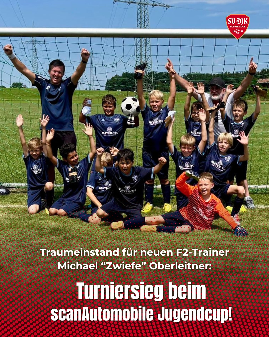 Traumeinstand für neuen F1-Trainer Michael „Zwiefe“ Oberleitner ??
Der neue Co-Trainer der F1, Michael Oberleitner, alias „Zwiefe“, feiert einen Traumeistand und holt gleich mal den Turniersieg nach einem spannendem Elfmeterschießen beim scanAutomobile Jugendcup 2025 in Tattenhausen! ?
Wir gratulieren dem Team zu dieser starken Leistung??
#Turniersieg #scanAutomobilejugendcup #F2Jugend #Kolbermoor #SVDJKKolbermoor #UNSschreibtmanGEMEINSAM