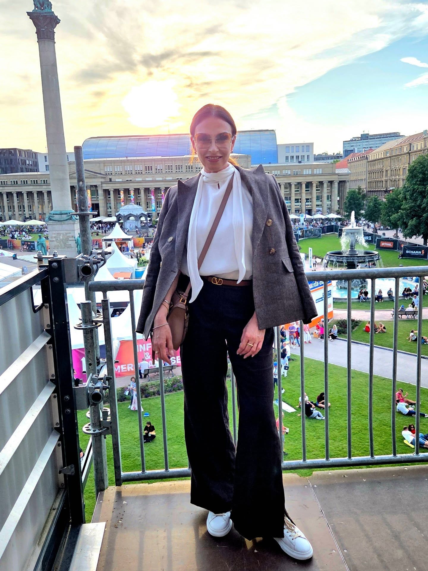 We had a magical concert by @zuccherosugar at @jazzopen_stuttgart
and a funny Aftershow Party at @lacommedia_stuttgart ✨️✨️✨️
GRAZIE DI ♥️
@uwebogen
@frankzimmermannstuttgart
@luigi_aracri
#jazzopenstuttgart #zucchero #theländ #saraperchetiamo #italia #italy #friends #concerto