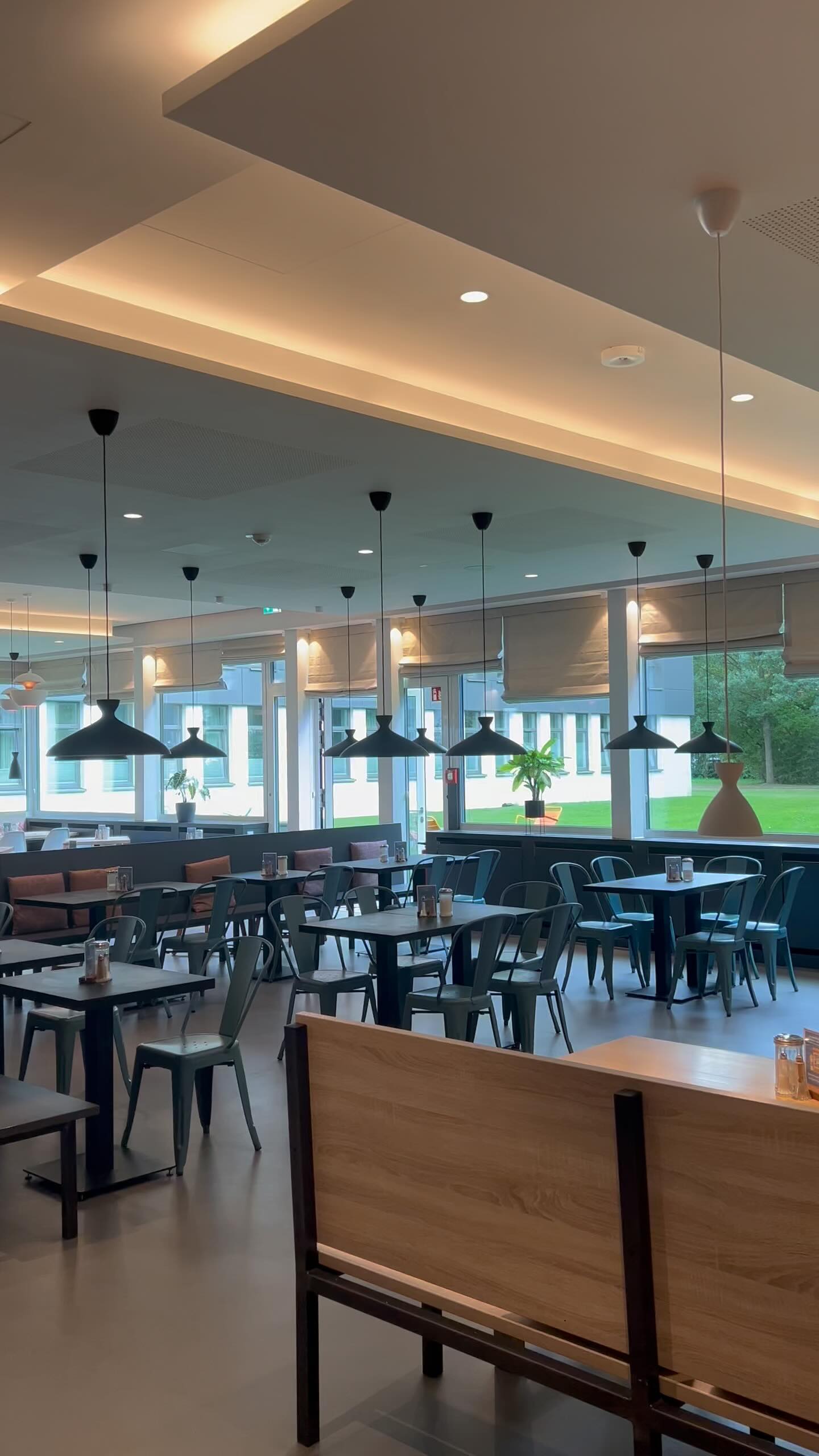 Abends hungrig? ? Ab jetzt immer gibts erstmalig Montag bis Donnerstag ab 17:30 Uhr in der EATERY: unser neues Abendessen für 13,50 €. Dies kommt frisch, lecker und genau richtig nach einem langen Tag. On top gibts noch ein hausgemachtes Dessert und Salat vom Buffet.
Wer kommt vorbei? ?️
FOOD
HOTEL
