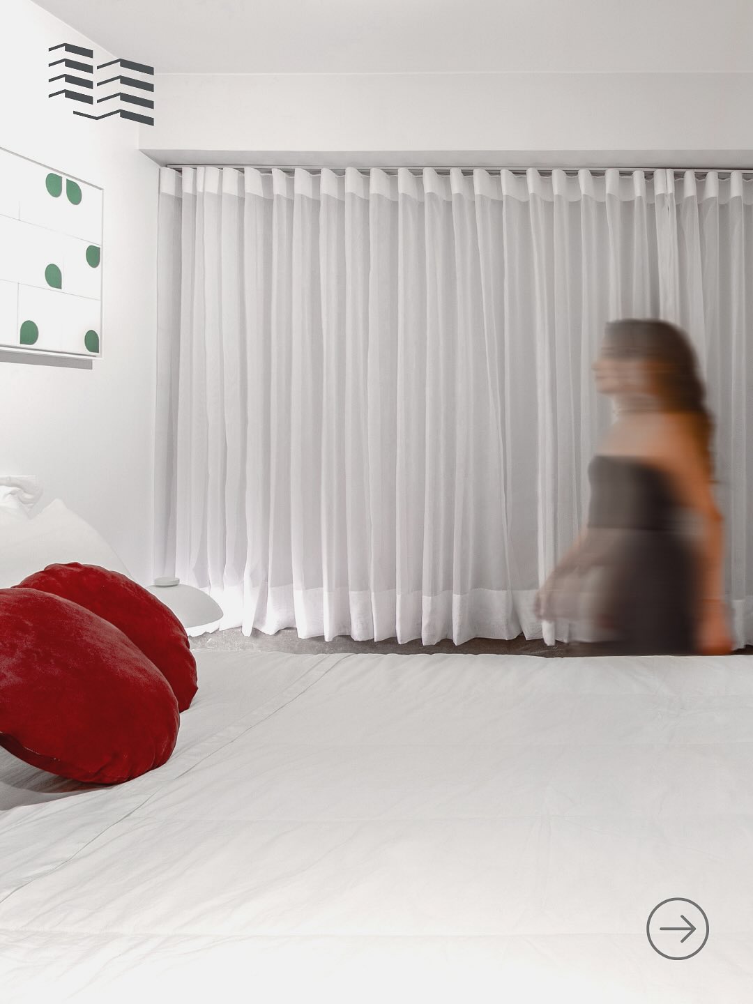 •Airbnb SQN 210•Um projeto desenvolvido para criar um ambiente compacto, mas totalmente funcional, atendendo à proposta de um Airbnb. A marcenaria sob medida garante praticidade, além de soluções que otimizam o uso diário.A execução assegura a fidelidade ao planejamento, traduzindo cada detalhe pensado em um espaço que, mesmo em meio a uma região movimentada, funciona como um verdadeiro refúgio: aconchegante, organizado e acolhedor para quem chega.Projeto: @arq.isacarvalho
Execução: @grupofontana.br
Fotografia: @sfaphoto_#obrasereformas #arq #arquitetura #projetoarquitetônico #projeto #reforma #interiores #reformadeapartamento #obrasresidenciais #arquiteturaeconstrução