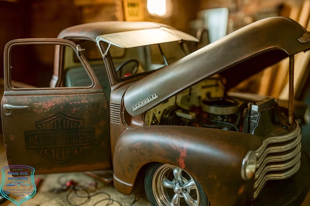 We've just completed a full rewire on this classic Chevy truck. Been a rare right hand drive conversion the wiring was a mess, so we ripped it all out and started again, installing a full new loom and fuse box. Don't think we need to point out which is the before and after pictures here do we ??
@blueicesecurity
#blueicesecurity #chevy
