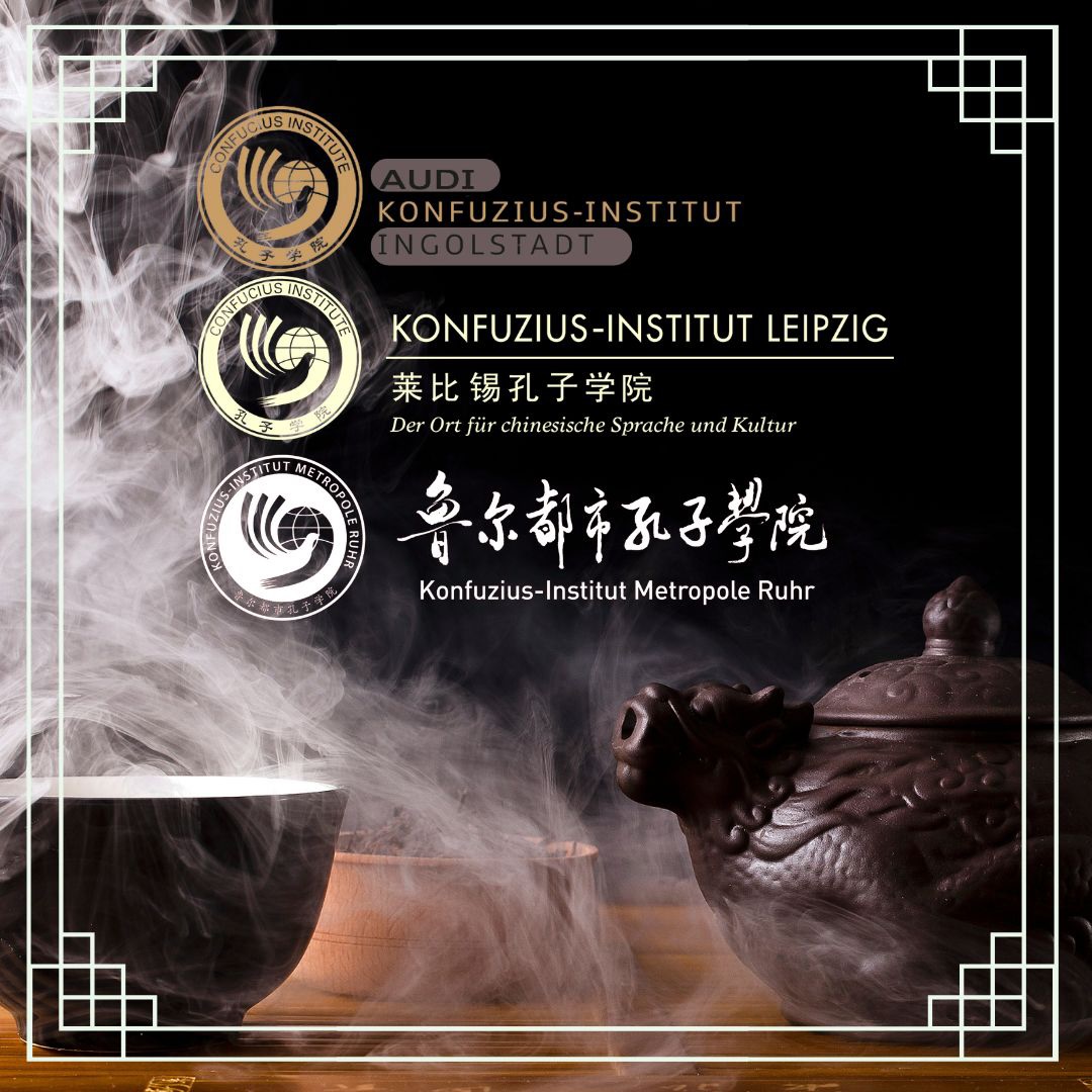 Gongfu-Cha lädt dazu ein, Tee bewusst und mit allen Sinnen zu genießen. Gerade im Advent schenkt jeder Aufguss einen Moment der Ruhe.
In unseren Online-Teeverkostungen erfahrt Ihr, was den jeweiligen Tee besonders macht und lernt die Aufgusstechnik nach chinesischer Gongfu-Art kennen. Die Teeauswahl ist dabei immer passend auf die Jahreszeit abgestimmt.
Wer chinesisches Tee-Equipment besitzt, kann es gern verwenden – ein normales Kännchen eignet sich aber ebenso gut.
𝐈𝐦 𝐃𝐞𝐳𝐞𝐦𝐛𝐞𝐫 𝐰𝐢𝐝𝐦𝐞𝐧 𝐰𝐢𝐫 𝐮𝐧𝐬 𝐋𝐢𝐮𝐛𝐚𝐨, einer traditionsreichen Form „echter“ Schwarzer Tees aus Guangxi. Der Sinologe, Teekenner und Mediziner 𝐖𝐢𝐞𝐥𝐚𝐧𝐝 𝐒𝐜𝐡𝐮𝐥𝐳 zeigt Euch Liubaos in ihrer ganzen Vielfalt.
Ein besonderes Highlight für erfahrene Heicha-Trinker – und für alle, die ihre Teekünste vertiefen oder ganz neu erlernen möchten.
📅 𝐃𝐨., 𝟏𝟏. 𝐃𝐞𝐳𝐞𝐦𝐛𝐞𝐫 | 𝟏𝟕:𝟑𝟎–𝟏𝟗:𝟑𝟎 𝐔𝐡𝐫
⏳ 𝐁𝐮𝐜𝐡𝐛𝐚𝐫 𝐛𝐢𝐬 𝐌𝐢𝐭𝐭𝐰𝐨𝐜𝐡, 𝟑.𝟏𝟐., damit der Tee pünktlich bei Euch ankommt.
📦 Nach Anmeldeschluss schicken wir Euch den Tee direkt nach Hause.
Die Plätze sind begrenzt.
Mehr Infos & Anmeldung:
Siehe Kalender Webseite @konfuzius_institut_ruhr
🤝 @audi.konfuzius.institut.in
🤝 @konfuziusinstitutleipzig
🤝 @konfuzius_institut_ruhr
#onlineteatasting #online #teeverkostung #china #tee #tea #kulturvermittlung