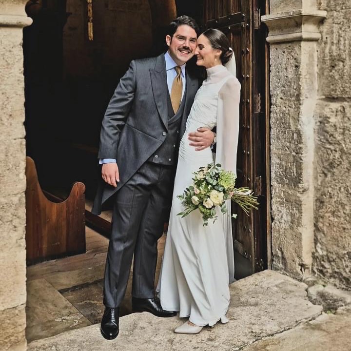 ¿Te casas en 2026? En The Sartorial Gallery tenemos agenda abierta con una propuesta adaptada a cada target, desde lo más tradicional y clásico hasta lo más actual y contemporáneo especializándonos en #chaque de ceremonia con infinidad de opciones y contando con las mejores casas de tejidos de primera calidad.
.
Si deseas obtener más información, puedes solicitar una cita sin compromiso y te asesorásemos previamente y de forma gratuita antes de hacerte tu medida.
.
Estamos en la calle Columela 3, semi sótano derecha. ¡Te esperamos! ??
.
#wedding #ceremonial #madetomeasuresuits #tailoringservice #tailormade #sastreria #madrid