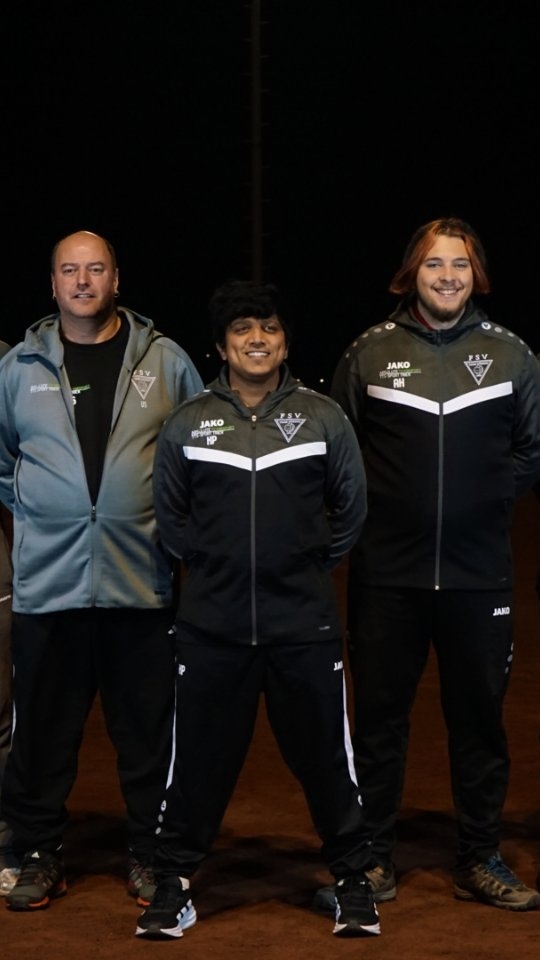 Unser Verein – Unsere Mitglieder ?
Jeder verbindet etwas anderes mit dem FSV Trier-Kürenz – doch genau diese Vielfalt macht unseren Verein aus.
Diese 10 Mitglieder, die ihr hier seht, stehen stellvertretend für unseren gesamten Verein – für all die Geschichten, Stimmen ?️ und Menschen, die unsere Gemeinschaft tragen ??
Du bist neugierig geworden und willst mehr erfahren?
Ab morgen gewähren wir euch wöchentlich einen persönlichen Blick hinter die Geschichten der einzelnen Mitglieder.
________
#fsv #trier #kürenz #mitglieder #verein #gemeinschaft #geschichte #einblick #reelviral #reelinstagram #fussball #volleyball