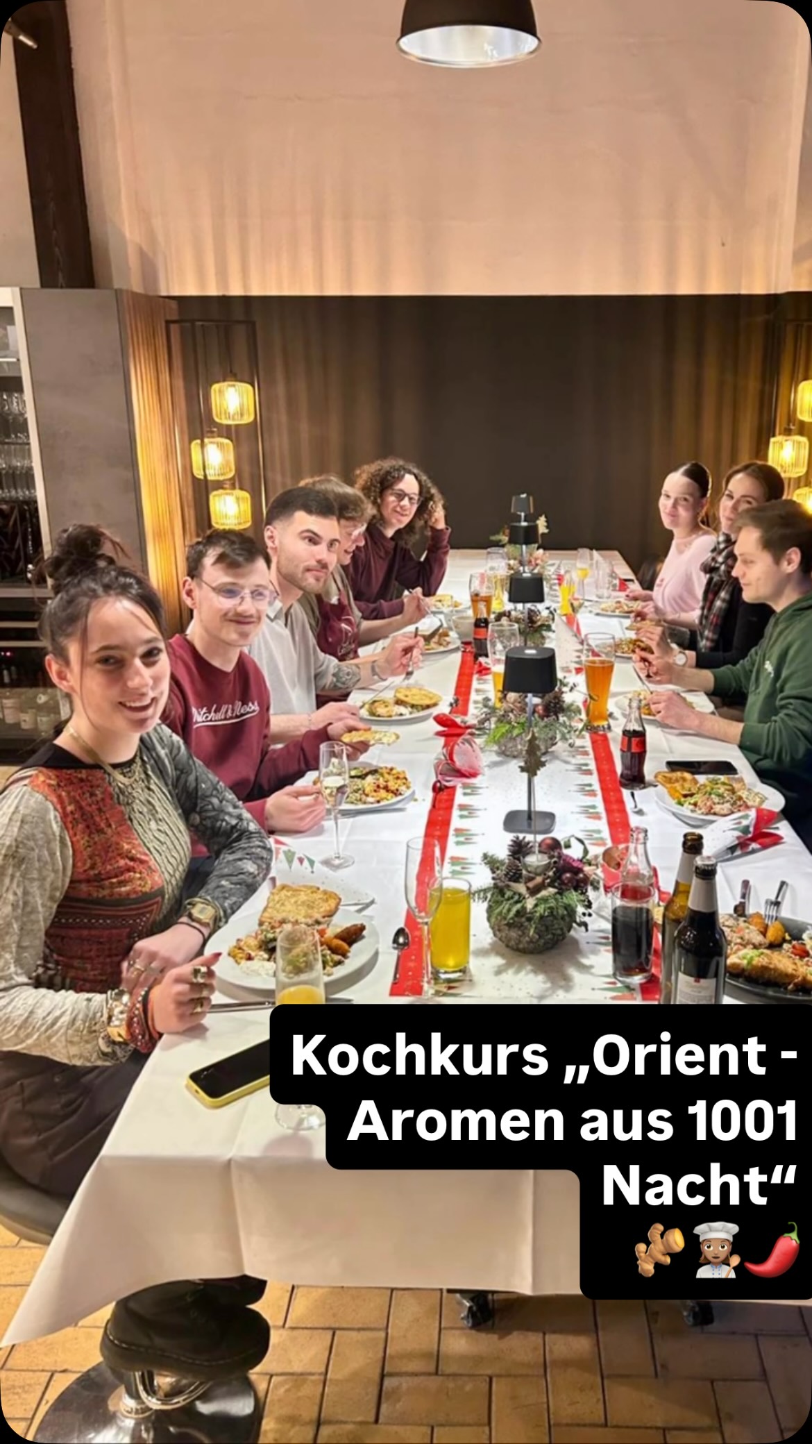 1001 Bissen Reiselust bei unserem orientalischen Kochkurs ?????️
Bei „Orient - Aromen aus 1001 Nacht“ wurde unsere Küche von Jens in eine orientalische Duftwolke verwandelt: Voll von Gewürzen, frischen Früchten und Aromen, die sofort die Geschmacksknospen auf Weltreise schickten! ?
Von knackigem Brotsalat über würzige Falafel bis zu saftigem Lamm und süßem Baklava – jeder Gang war wie ein kleiner Kurzurlaub in den Gefilden von Fernost! ?️??
Lust, selbst in den Töpfen zu rühren? Dann klickt euch in Windeseile auf unsere Website und werdet in den Kochkursen fündig - wir freuen uns auf euch! ?
?? www.kochschule-sachsen.de
☎️ 037608 28481
✉️ verkauf@kochschule-sachsen.de
#kochschulesachsen #kochkurs #kochenunteranleitung #waldenburg #rezeptideen #orient #foodgasm #brotsalat #falafel #lamm #baklava