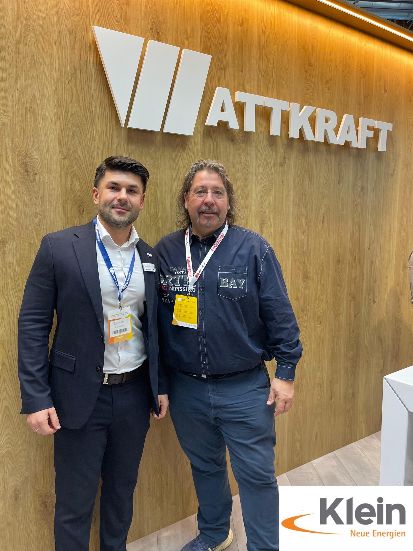 ☀️Damit wir immer auf dem neusten Stand bleiben, sind wir heute auf der Messe #solarsolutions in #düsseldorf ☀️Mal sehen was sich alles ergibt☀️ #erneuerbareenergien
Melde dich gern bei uns unter:
? info@kleinneueenergien.de
☎️ 052581570
Oder schau hier mal vorbei:
https://www.kleinneueenergien.de