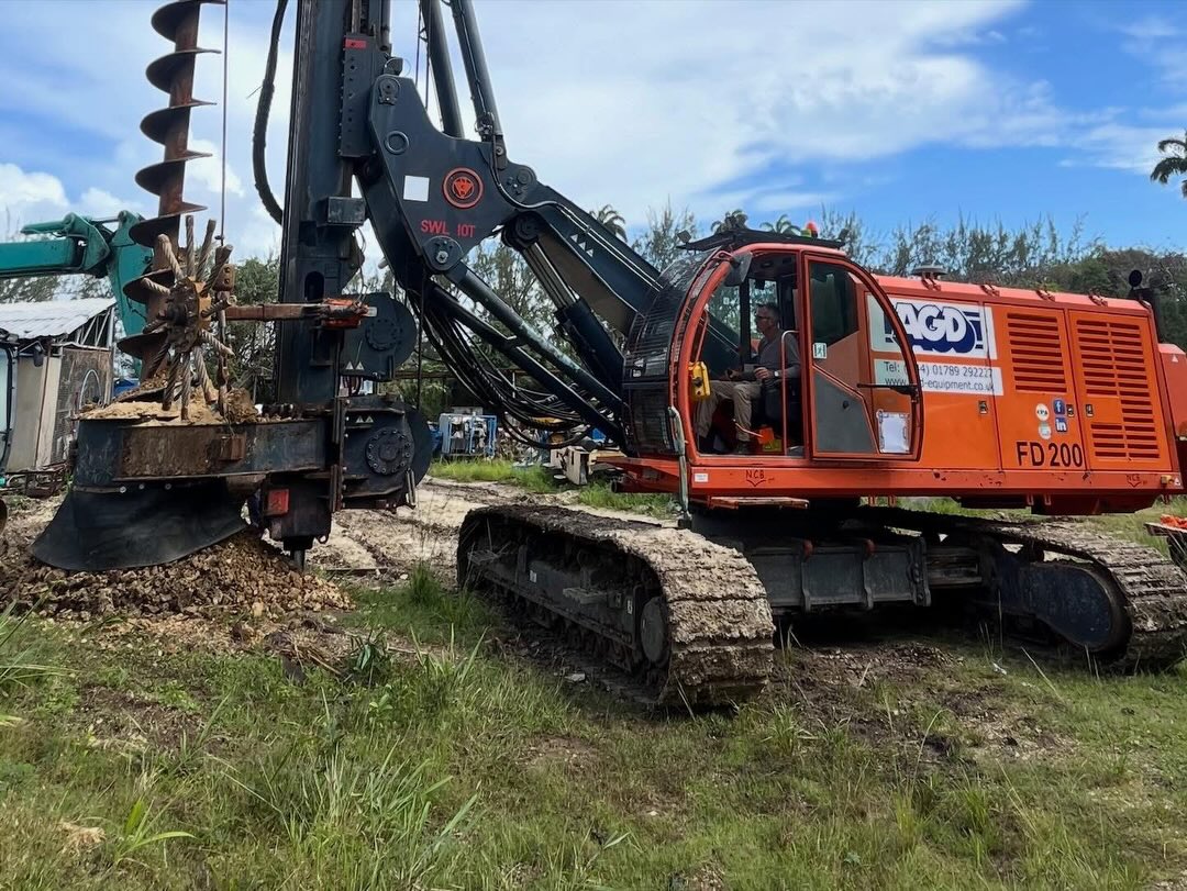 Did you know we also offer equipment for sales & rental overseas? Here’s a used #CFA piling rig we recently sold to Barbados.
Not only did we deliver it to the customer, we also sent a service engineer and operator to commission the machine and carry o