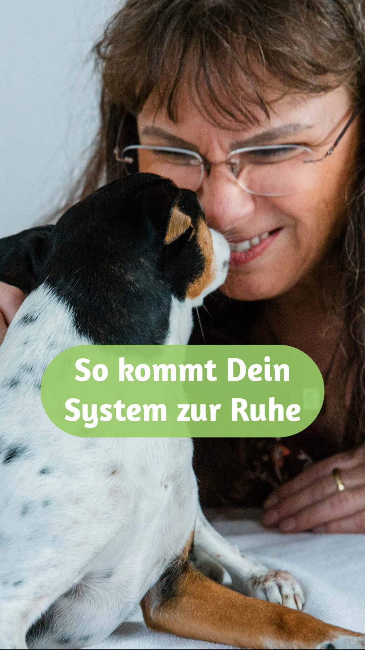 Wir leben oft im Dauer-Stressmodus.
Nicht, weil mit uns etwas nicht stimmt.
Sondern weil unser Nervensystem ständig überreizt ist.
Schon ein einfacher Vogelgesang kann helfen:
Der Atem wird ruhiger.
Der Körper entspannt sich.
Das Stresssystem fährt herunter.
Keine Mittelchen.
Keine Tricks.
Nur der Körper, der auf Klang reagiert – so, wie er es schon immer getan hat.
Unser Alltag hält uns permanent angespannt.
Die Natur erinnert uns daran, wie sich Regulation anfühlt.
Halte kurz inne.
Hör zu.
Lass Dein System zur Ruhe kommen.
Ein spannender Gedanke dazu:
Vögel singen nur, wenn keine Gefahr in der Nähe ist.
Unser Nervensystem kennt dieses Signal seit der Evolution –
und versteht: Es ist sicher. Du darfst entspannen.
Spürst Du schon, wie es ruhiger wird?
? Genau diese innere Ruhe ist die Grundlage echter Tierkommunikation.
Im Live-Workshop zeige ich Dir, wie Du Dein Nervensystem regulierst, damit Tiere sich Dir öffnen und Kommunikation jenseits von Worten möglich wird.
? Kommentiere “Workshop“ und Du erhältst alle Infos zum Live-Workshop.