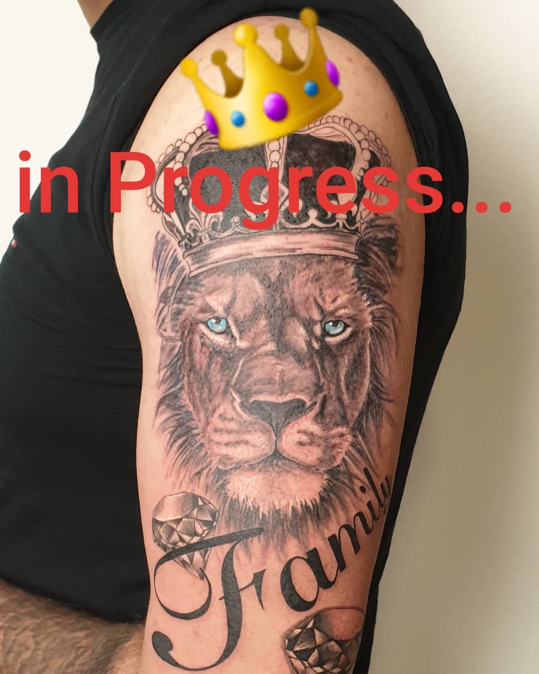 By âïžIsabel Sarconeâïž i #newcomer #tattooartistin #sleevetattoo #liontattoo #löwentattoo #tattoos #tattoo #inked #ink #blackandgreytattoo #realistictattoo #suissetattoo #tattoostudio #basel #liestal #suisse @Tattoo Needs @Southsidestudio.nl @tattoo__Industry Artistin Isabel Sarcone ?@cavres_46 ?#strongman ??