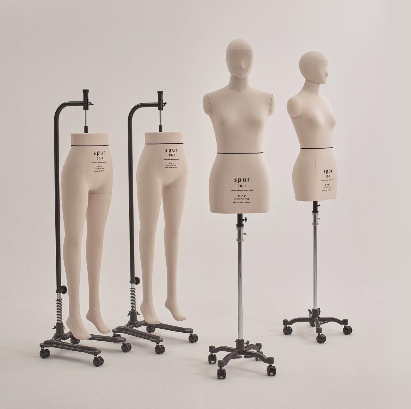 New website coming soon.
.
#dressform #draping #fashiondesign #tamotsukondo #japanesehandcraft