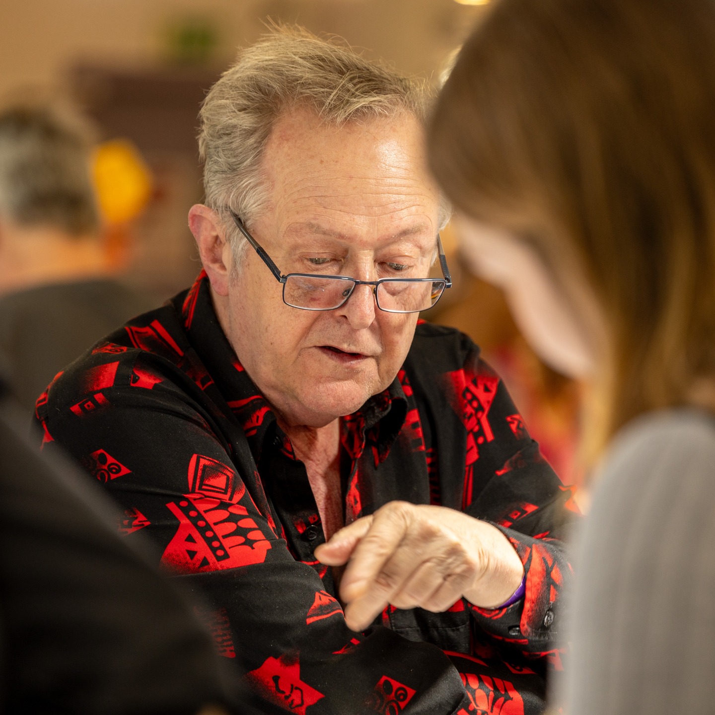 ✨ Sie kommen aus aller Welt… 🌍
über 60 Aussteller freuen sich auf die
Edelsteintage Bremen 💎
💬 Funkelnde Edelsteine
💬 besondere Mineralien & Fossilien
💬 handgefertigter Schmuck
💬 echte Schätze zum Kaufen
👀 Auf den Bildern:
einige der Aussteller, die mit dabei sind –
und das ist erst der Anfang ✨
📍 Messe Bremen
🗓 14. + 15. Februar
👉 Komm vorbei & entdecke deinen Schatz
#Edelsteintage #EdelsteintageBremen #MesseBremen #Aussteller #Edelsteine #Mineralien #Fossilien #Schmuckdesign #Gemshow #BremenEvents #Schätze #Kristallliebe