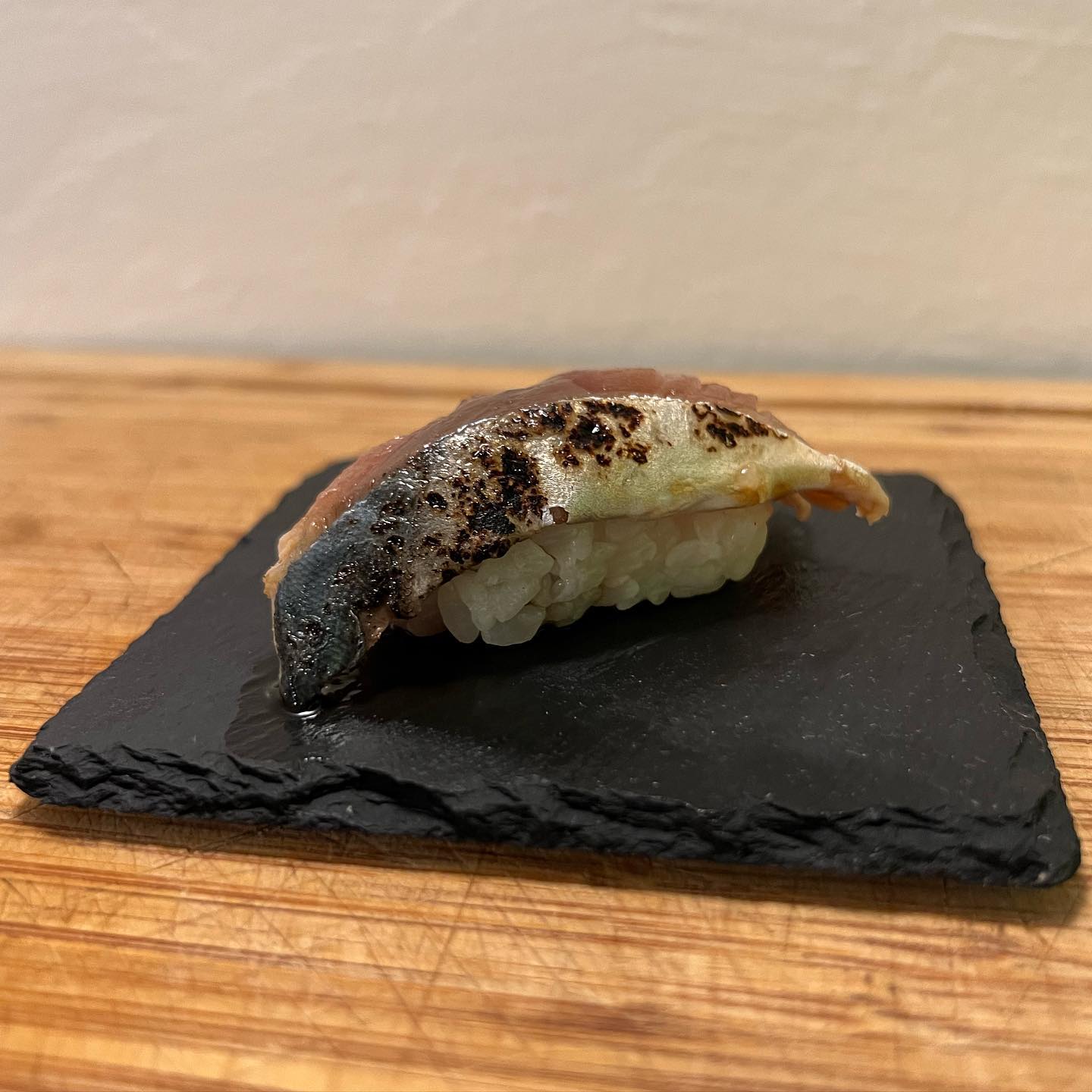 Marinated Saba Nigiri.
Local Ike-jime Mackerel marinated in rice vinegar and served with a house soy.
Need A Private Sushi Chef???
My name is Julian & I specialize in providing a private Omakase (Chef’s Choice) experience throughout Southern California!
I mainly work around my own interpretation of traditional Japanese sushi with a slight hint of French & Peruvian inspired flavors!
Follow me @asurfersushichef??♂️
Check out my website: www.asurfersushichef.com?
(Link In Bio)⬆️?
Available for small private parties hosted in Santa Barbara, Ventura, Los Angeles, Orange, and San Diego County!
**If given at least a month’s notice, I may be able to travel up to Central and Northern California. Please don’t hesitate to ask!
Please DM me for menu inquiries or any other questions!
#asurfersushichef #oceansideomakase #sushi #nigiri #sashimi #maki #omakase #sushicatering #sushichef #chefsroll #freshfish #michelinguide #surfing #privateomakase #saba #mackerel