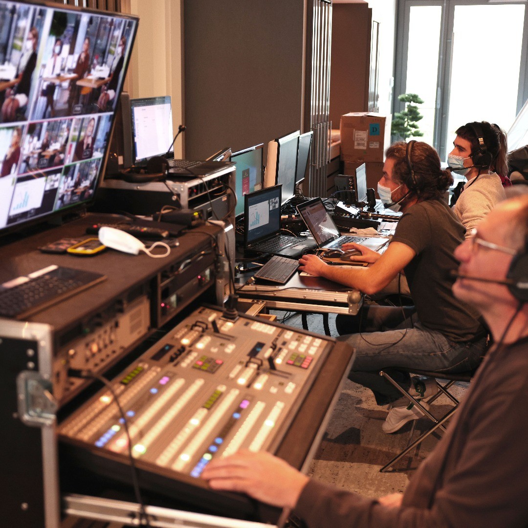 Les équipes de Fulls Prod et W2P ont assuré le live streaming interne du Promoteur Immobilier Altarea Cogedim à Toulouse.
Cet événement digital et participatif avec la mise en place d’un plateau TV était à destination des collaborateurs.
Merci à W2P, Altarea Cogedim et notre équipe de Toulouse.
#W2P #AltareaCogedim #Immobilier #PlateauTV #Digital