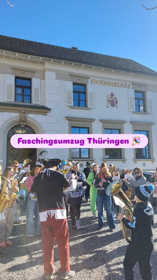 Gemeinsam unterwegs 🎶🎭Mit dem @bmv_bludesch , der @hmludesch und den @jungmusik_m_und_m_s ....