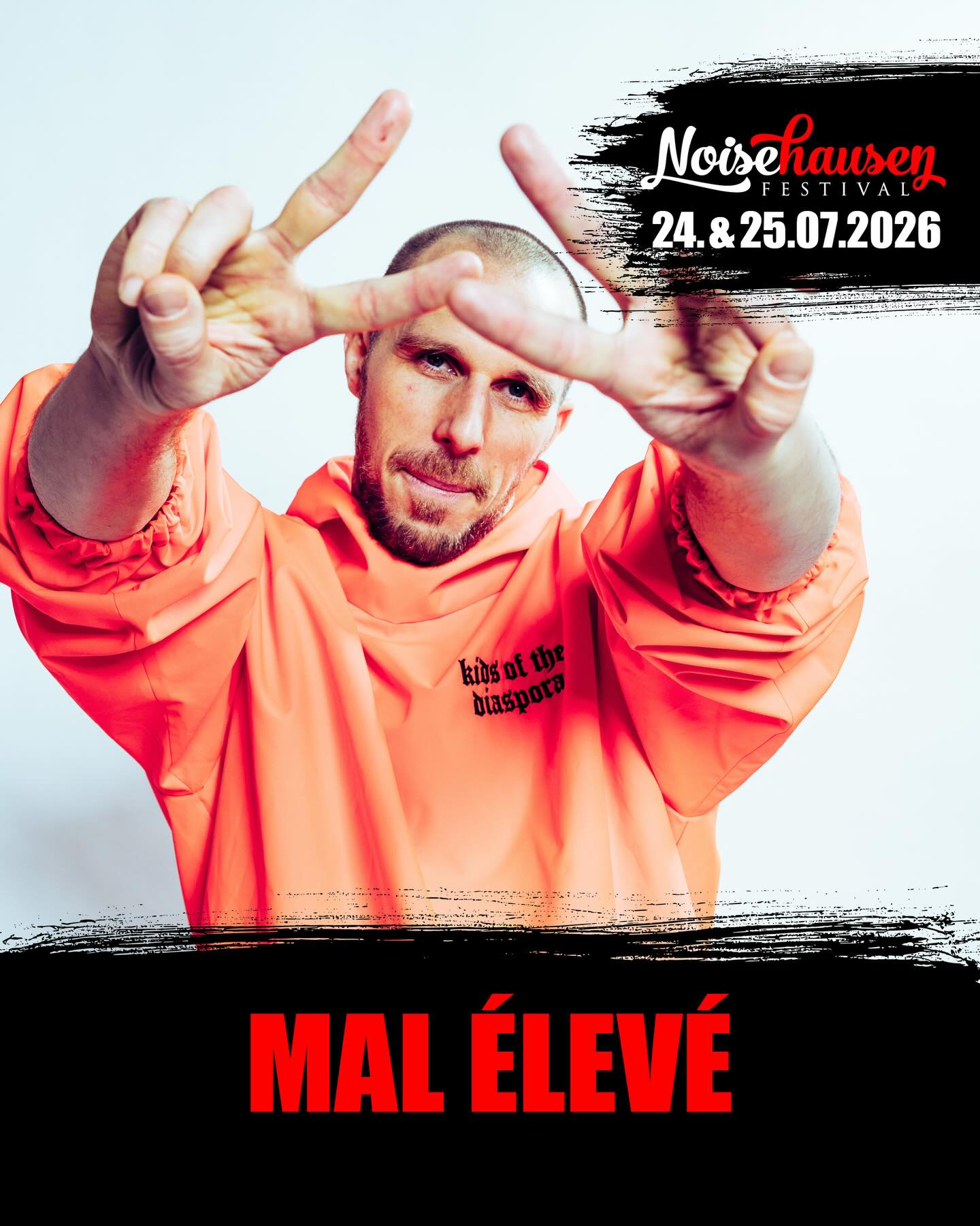 🔥 @mal_eleve bestätigt für das Noisehausen Festival 2026. Oh yeah!!! Der ehemalige Frontsänger von Irie Révoltés fackelt nicht lange, sondern geht gleich auf die Barrikaden. Seine Songs sind eine Kampfansage gegen Faschismus, Kapitalismus, Sexismus und LGBTQIA+ Feindlichkeit und zugleich ein Aufruf zu weltweiter Solidarität. Mit seiner Mischung aus Reggae, Dancehall, Ska, Rap und Punk bringt er das Publikum zum Durchdrehen, bis jedes Festivalgelände bebt. 🔥
Jetzt dein Ticket sichern. Links in bio.
#noisehausen #noisehausenfestival #noisehausen2026
#maleleve #irierevoltes