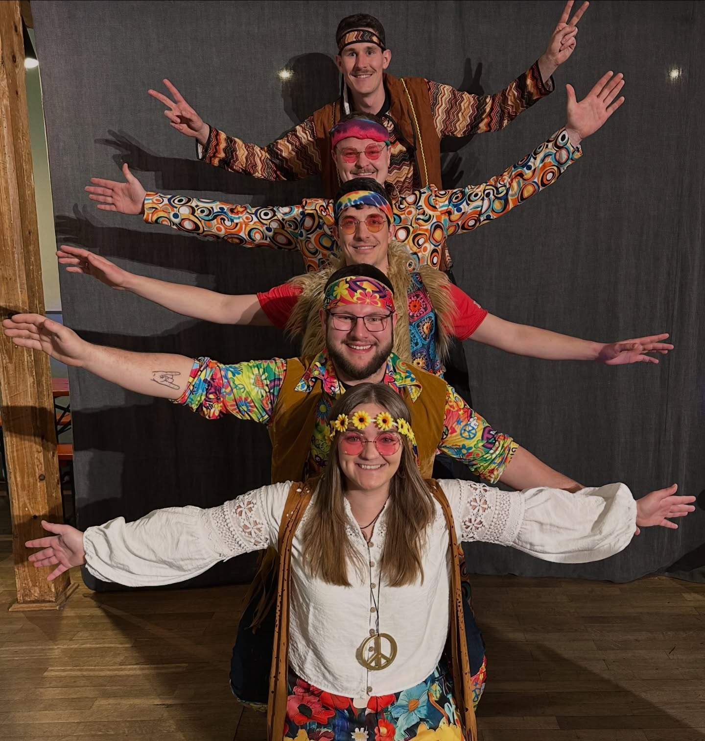 Zwar nicht die Daltons, aber 5 Hippies in freier Wildbahn gesichtet. ✌️?
Pfiadi Fasching 2026, bis zum nächsten Jahr ?? du warst sensationell (und a bisserl zu kurz) ??✨