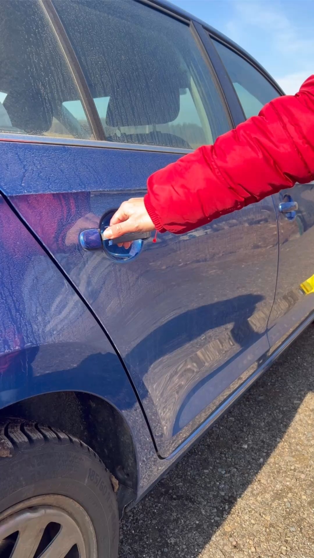 ✨ Čistý interiér = čistá hlava. Náš čistič interiéru si poradí s blátek, prachem i zažranou špínou. Jeden sprej a tvoje auto voní jako nové! 🧽🚘
#čistýinteiér#autokosmetika#nanosol#