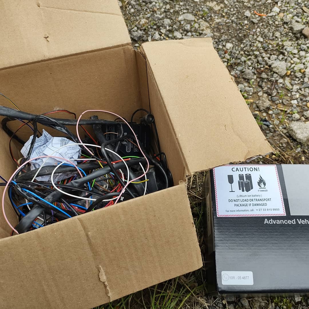 Out with the old and in with the new. Old system removed and Autowatch motorhome specific alarm installed complete with remote central locking, ultrasonics and wireless PIR
@blueicesecurity #blueicesecurity #autowatch #staycation #motorhome