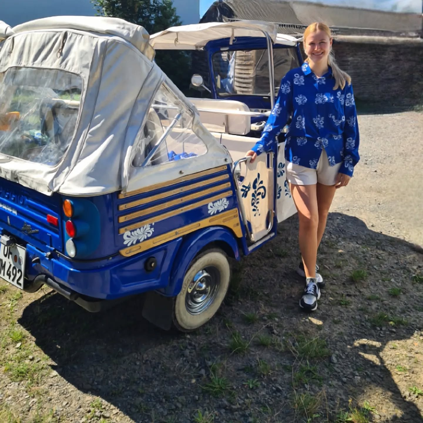 Stylisch oder schick zum Apfelweinfestival?
Bembelbatik Kleid, unisex Hemd oder Bluse (auch zum Binden)
#bembelbatik #heartofmain #bembelhemd #Apfelwein #apfelweinfest #apfelweinfestival #frankfurt #hessenfashion #frankfurtammain #kelterei #possmann #heartofmain #bembeltuktuk