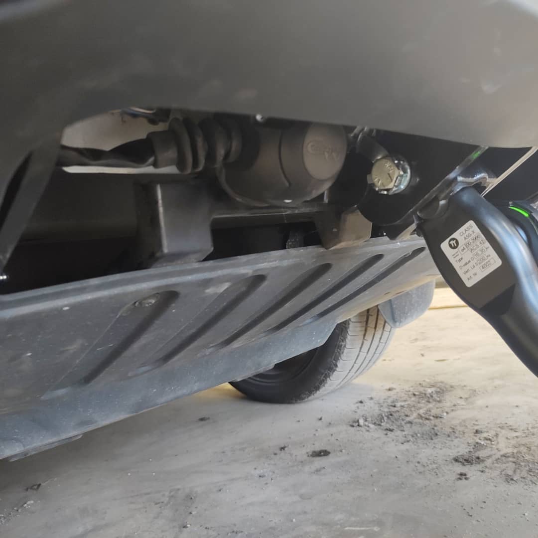 Range rover vouge with detachable towbar and dedicated 7pin electrics installed by @blueicesecurity
#blueicesec #blueicesecurity #towbar #staycation