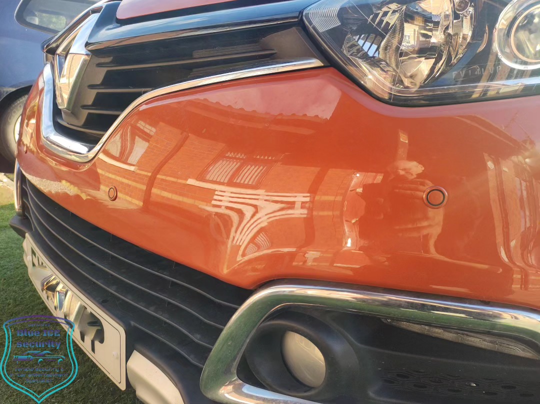 Having helped this customer in the past with a poorly fitted camera, when he bought this Renault Capture he didn't make the same mistake and called us first instead.
Colour coded front parking sensors, rear parking sensors and reverse camera that interfaces onto factory screen. Supplied and fitted by @blueicesecurity
#blueicesec #blueicesecurity #renault