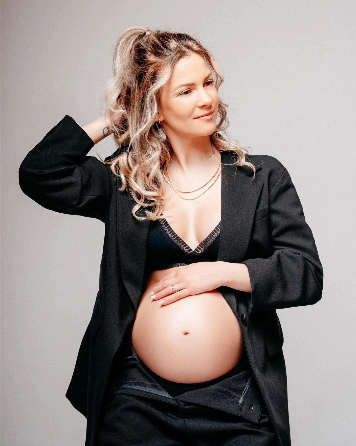 Todo el vestuario del estudio está a tu disposición ✨??
#maternityphotography #fotografiadeembarazo #fotografabarcelona