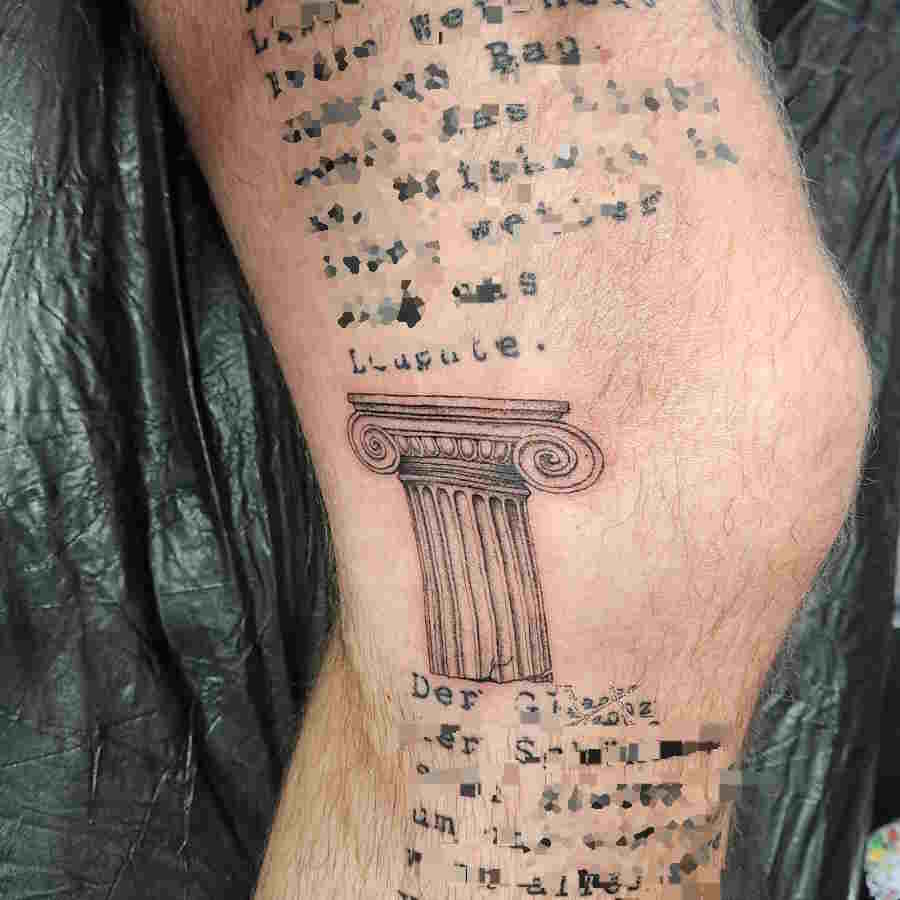 Freimaurerei geht unter die Haut
So geschehen bei einem unserer Brüder.
KEIN FAKE !
Sein Bein ziert nun ein Auszug aus unserem Ritual sowie das Symbol einer Säule.
#freimaurer #freemason #freimaurerbremen #bremerlogenhaus #bruderkette #Herderloge #Herder #bruederlichkeit #2b1ask1 #selfcare #selbsterkenntnis #sinnbild #bremen #Freimaurerei #humanitaer #afuamvd #humanitaet #tattoo #saeulen #columns #ioniccolumns #symbol