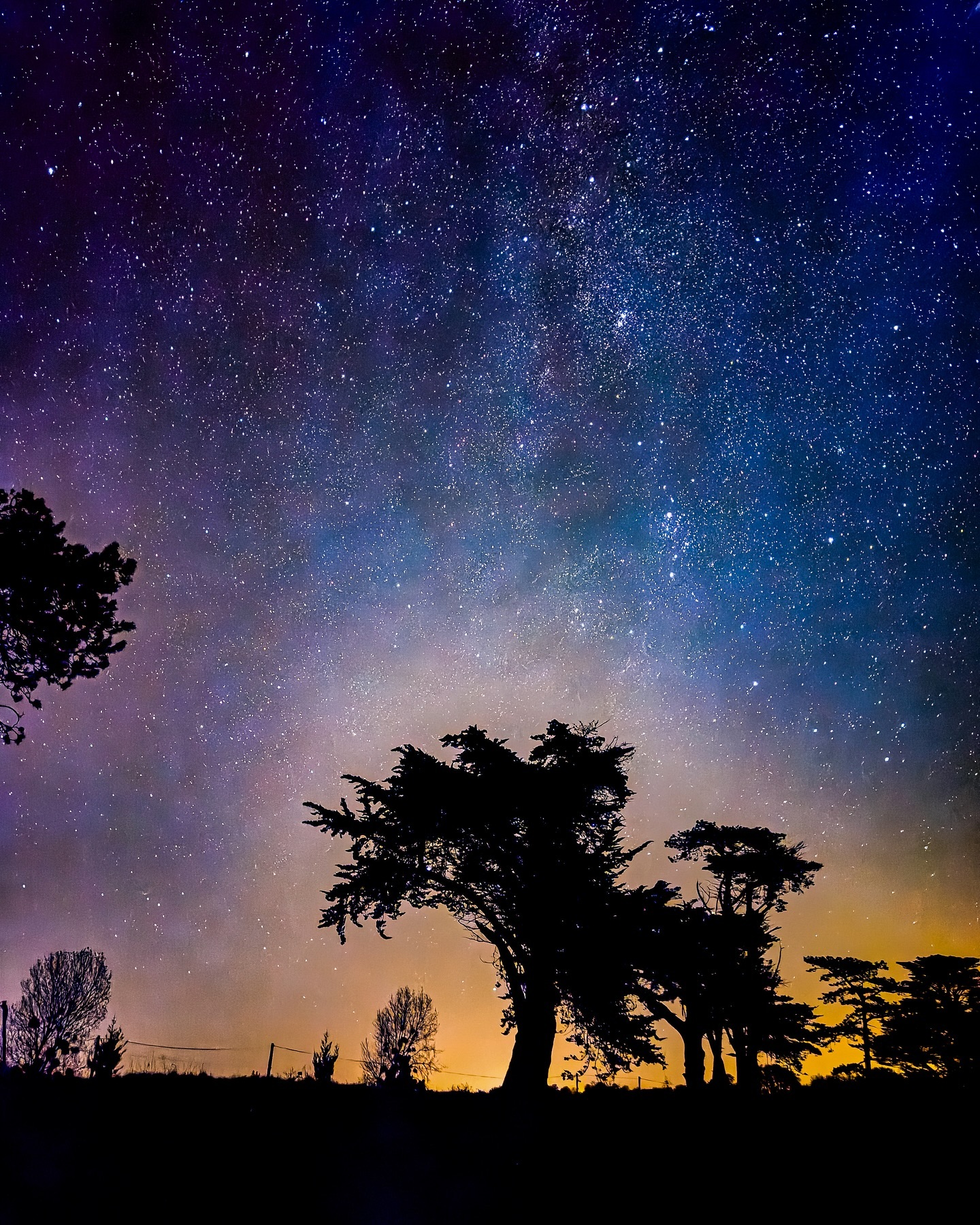 Der Nachthimmel über Europa…
…hatte in diesem Herbst wirklich ALLES zu bieten.
Sternschnuppen ☄️, Milchstraße ?, Polarlichter, Komet ? und Supervollmond. Was für ein grandioses Naturschauspiel.
#natur #milchstrasse #komet #fullmoon #stars #sternshow #sternschnuppe #mega #vanlifeexplorer #galaxy #unterdensternen #naturschauspiel #himmel #skyisthelimit #europa #europe #vanlife #exploretheworld #camper #globetrotter