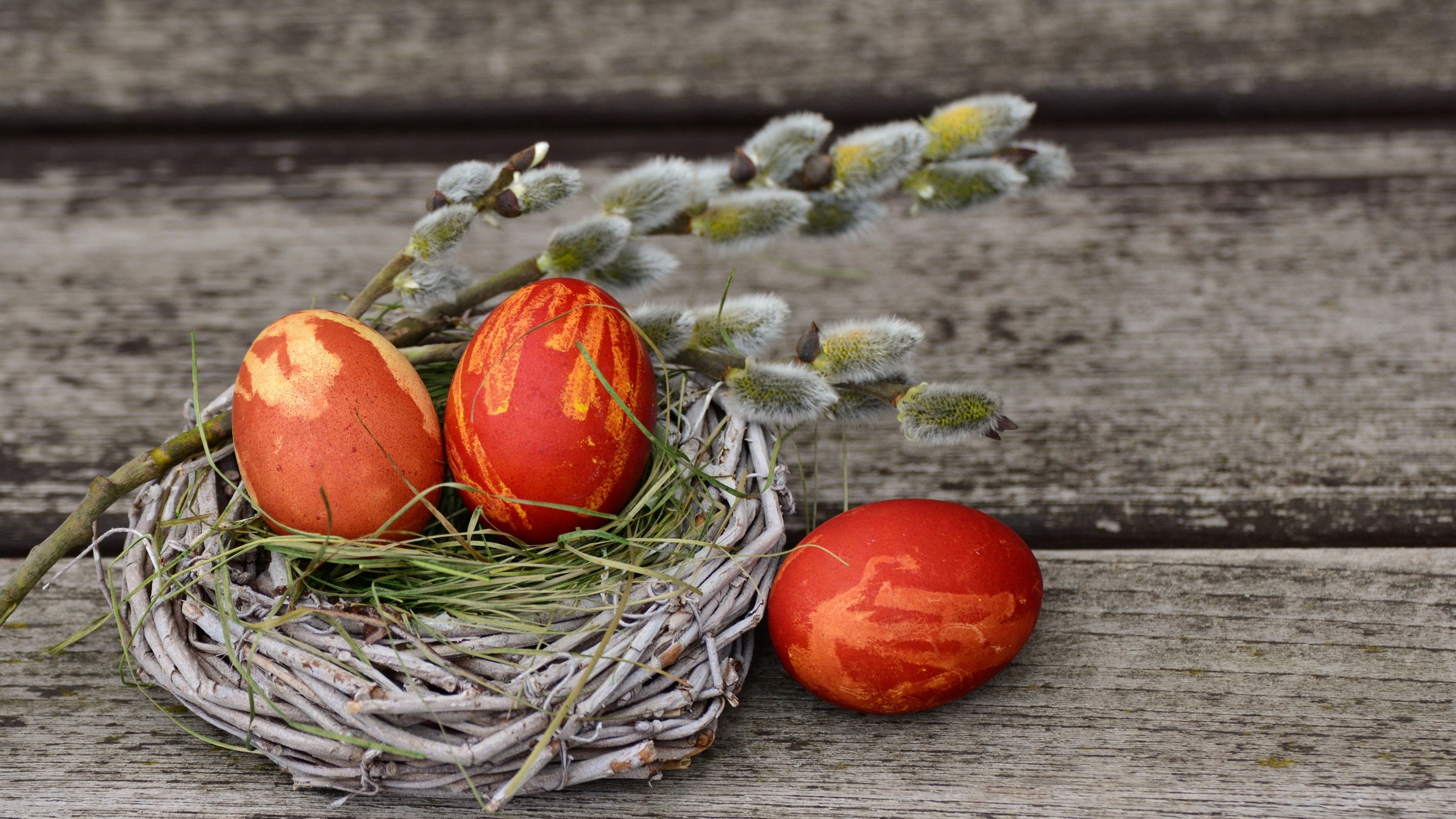 „Ostern erinnert uns daran:
Neubeginn ist immer möglich.“
Auch mitten im Chaos.
Auch mitten im Wandel.
Auch mitten in unsicheren Zeiten.
#surgitecoaching #osternstehtvordertür