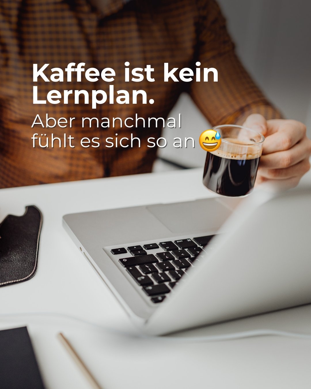 Kaffee ist kein Lernplan.
Aber manchmal fühlt es sich so an ☕😅
#studibucht #studentenleben #kaffee #studium
➖➖➖➖➖➖
📎studibucht.de
☎️+ 49 30 520 142 17
📧info@studibucht.de