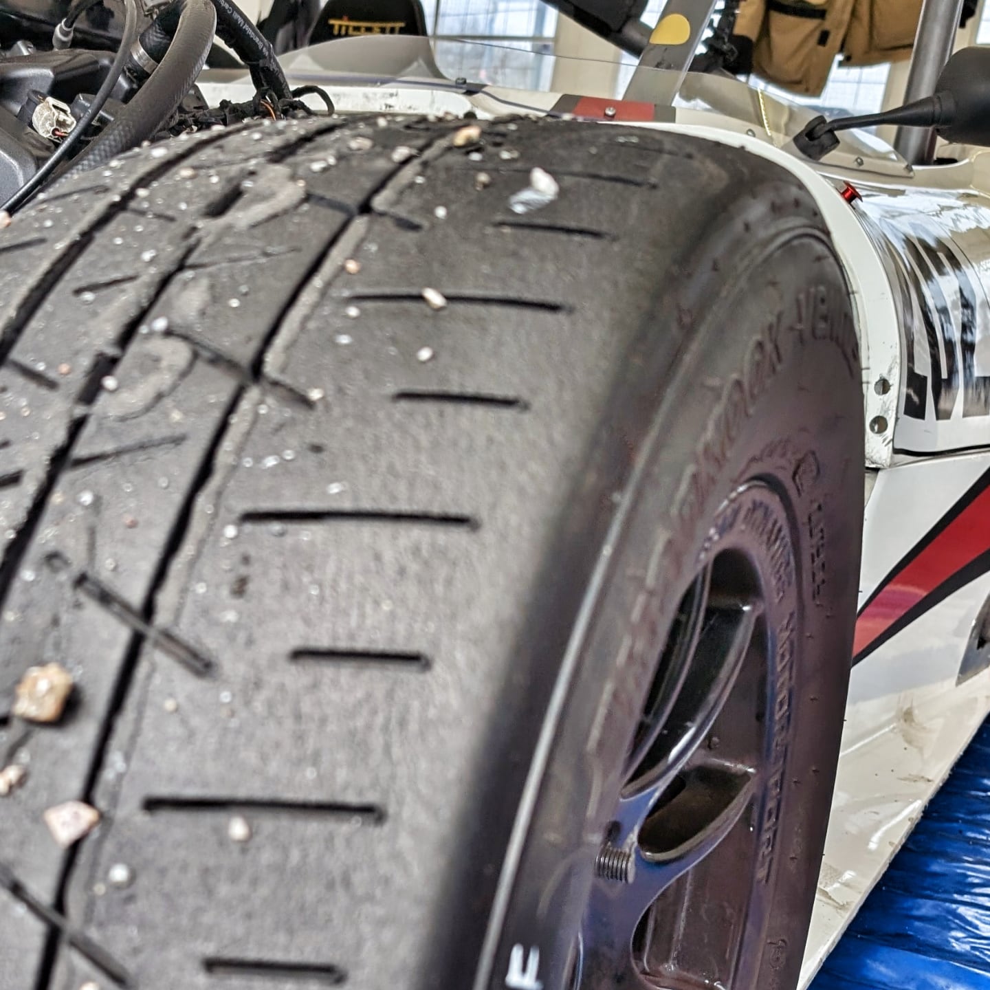 Hurtigste omgangstid og P2 i heat 1. Det er nok, hvad det kunne blive til på en sæson gamle dæk.#vbroracing #vesterbro #motorsport #MotorsportDK #racecardriver