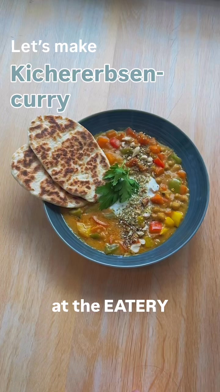 FOOD MOOD OF THE DAY: Kichererbsen-Curry mit hausgemachtem Naan Brot ?️
Du willst keine EATERY-News mehr verpassen?
Dann melde dich ganz einfach für unseren FOOD
MOOD-Newsletter an. So erhältst du jede Woche:
- den kompletten Lunchplan der Woche
- ein Recipe of the Week, falls du es mal nicht in die EATERY schaffen solltest
- alle weiteren Highlights aus der EATERY
Melde dich jetzt an auf unserer Website unter www.sylc.de/restaurant-eatery